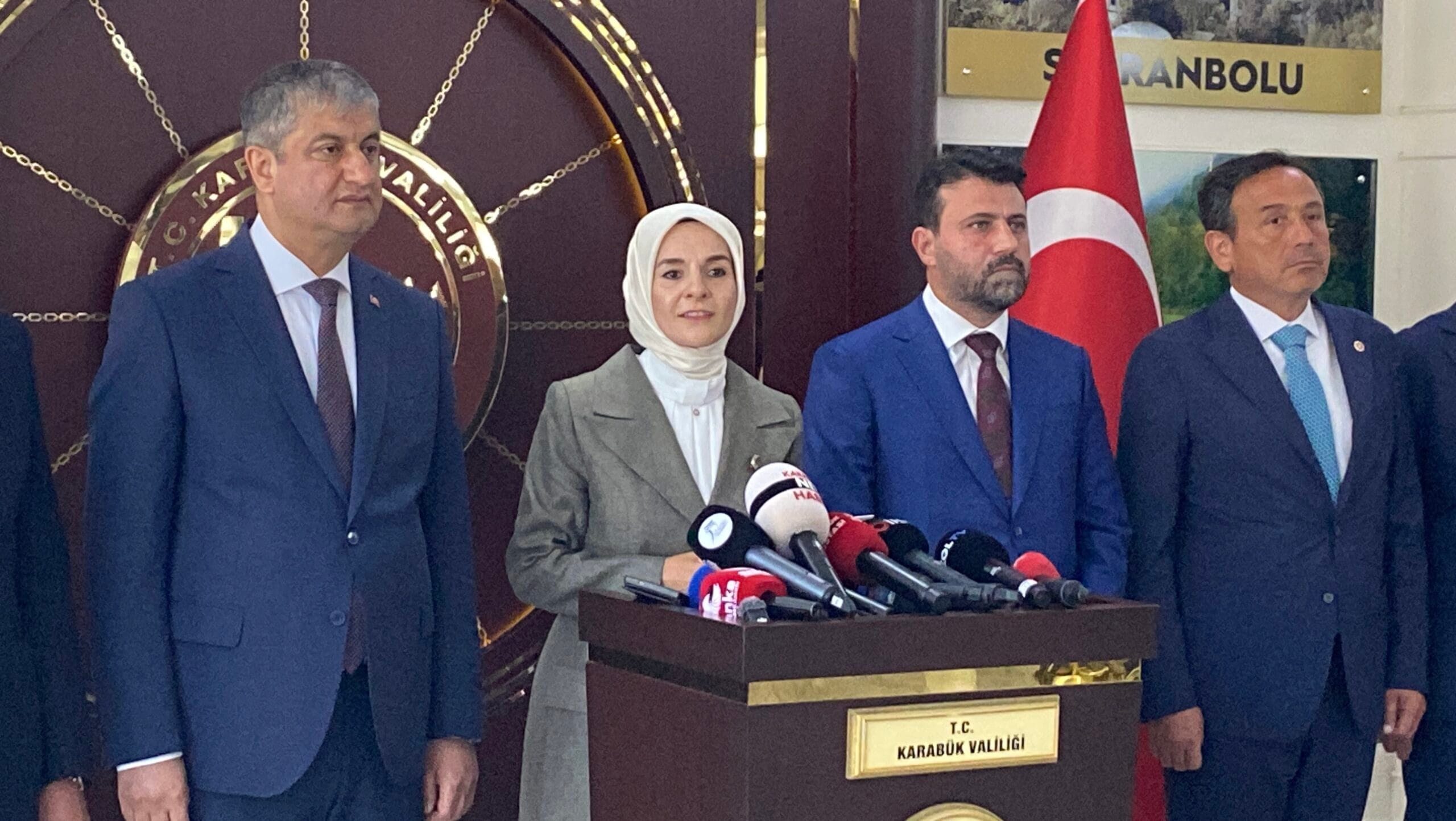 Karabük’e gelen Aile ve Sosyal Hizmetler Bakanı Mahinur Özdemir Göktaş,