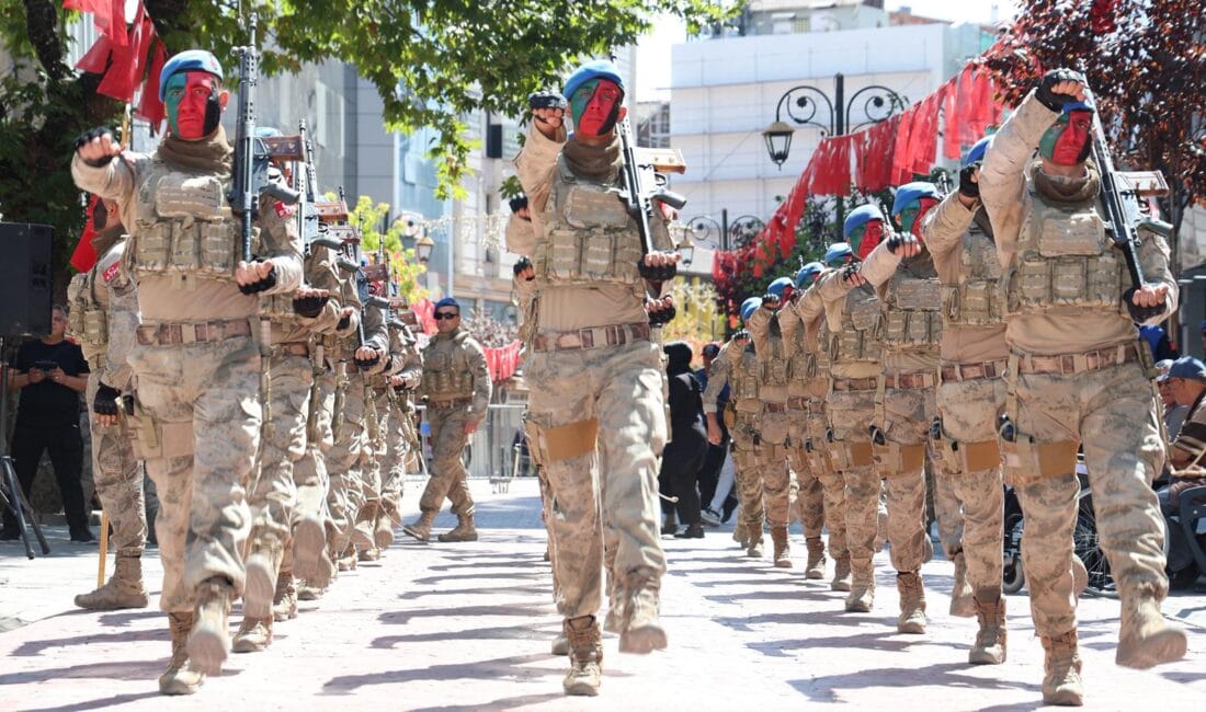 KARABÜK’TE 30 AĞUSTOS ZAFER BAYRAMI COŞKUYLA KUTLANDI Karabük’te 30 Ağustos Zafer Bayramının 103’üncü yıldönümü coşkuyla kutlandı. 30