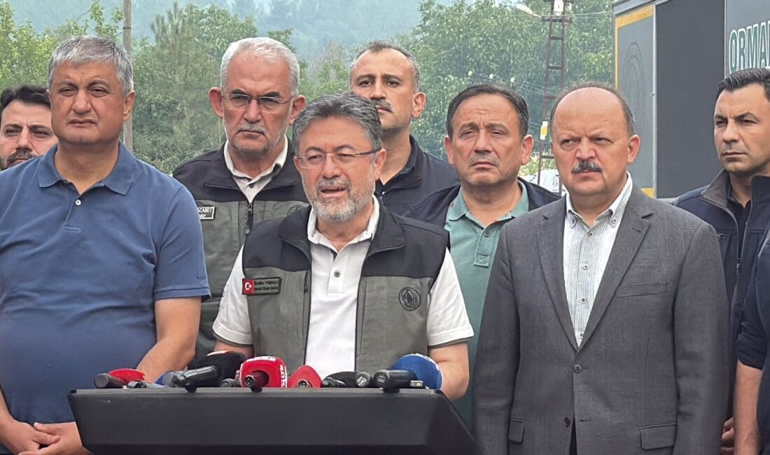 BAKAN YUMAKLI: BATI KARADENİZ, TÜRKİYE’NİN EN RİSKLİ ORMAN YANGINI BÖLGESİ HALİNE GELDİ Tarım ve Orman Bakanı İbrahim Yumaklı, Kastamonu ve Karabük’te çıkan