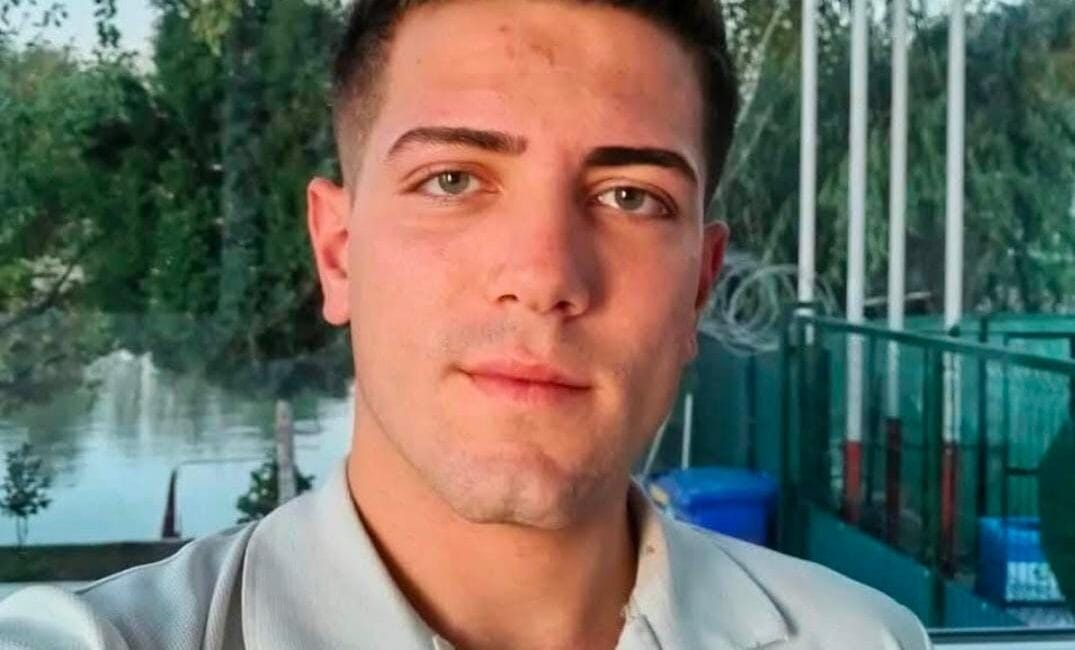 KARABÜK’TE BIÇAKLI KAVGA: 1 ÖLÜ, 1 YARALI Karabük’te iki grup arasında çıkan bıçaklı kavgada 26 yaşındaki İbrahim