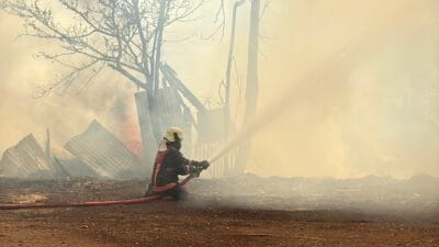 Karabük’ün Safranbolu ilçesinde, Barış Mahallesi’nde bulunan bir kereste fabrikasında saat