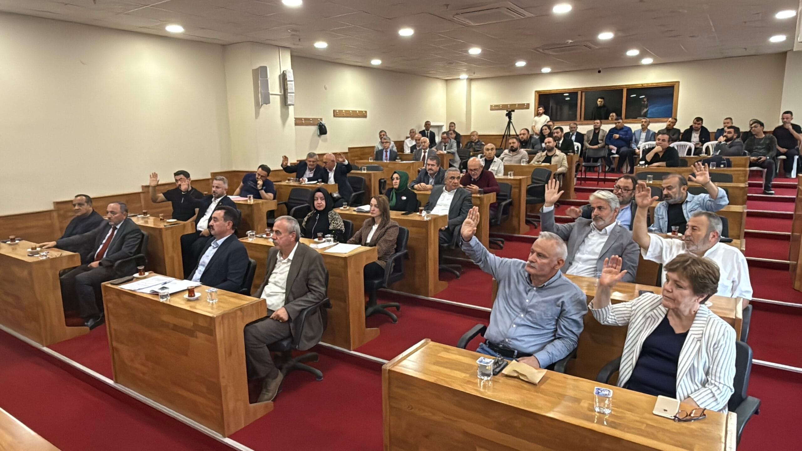 Karabük Belediyesi, 65 yaş altı emeklilerin ücretsiz toplu taşıma hakkı