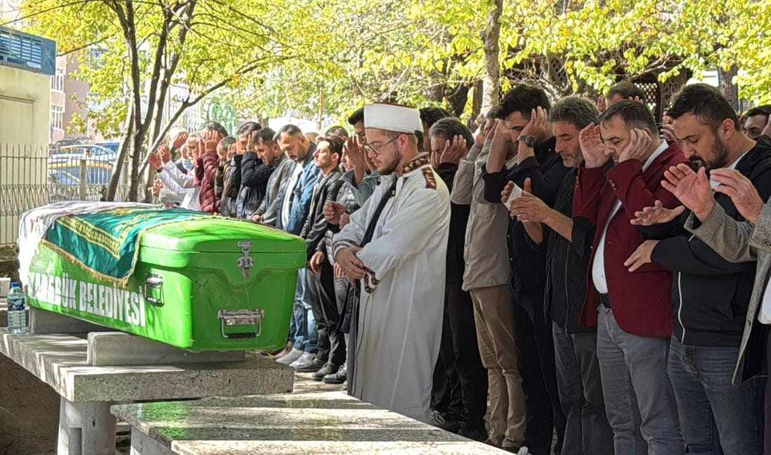 KARABÜK’ün Safranbolu ilçesinde kamyonetle çarpıştıktan sonra devrilerek hayatını kaybeden motosikletin