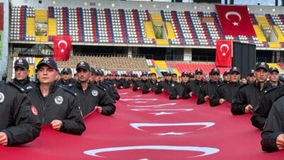 Karabük’te Türkiye Cumhuriyeti’nin 102’nci kuruluş yıl dönümü nedeniyle düzenlenen kutlamalarda;