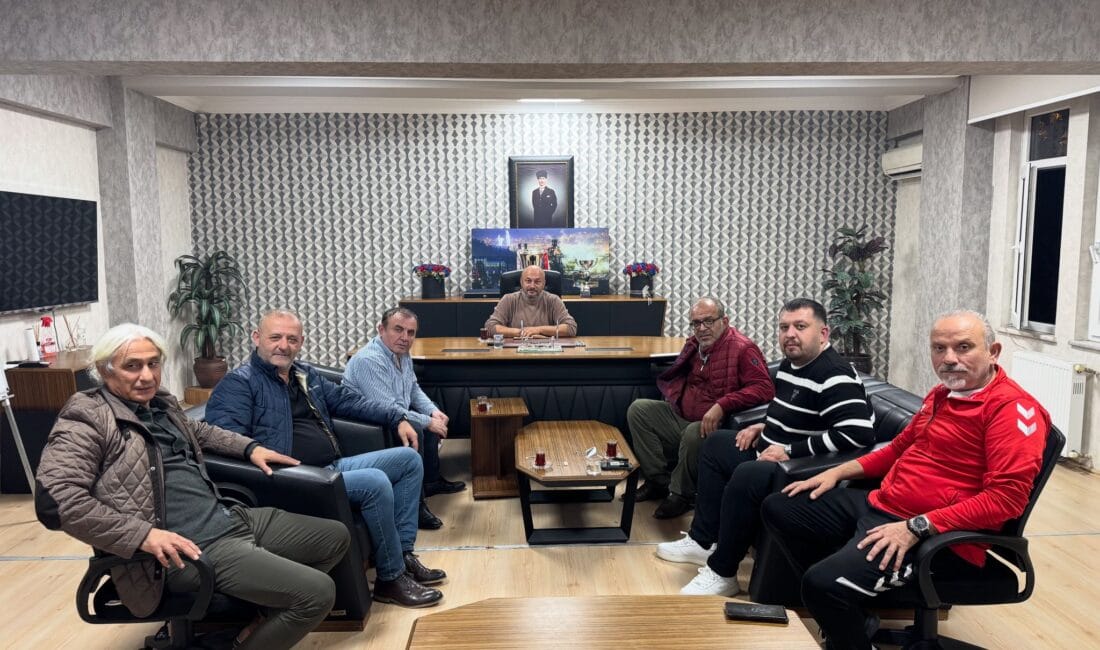 Eflanispor’da hareketli ve kritik bir gece yaşanıyor.Edinilen bilgilere göre Karabük