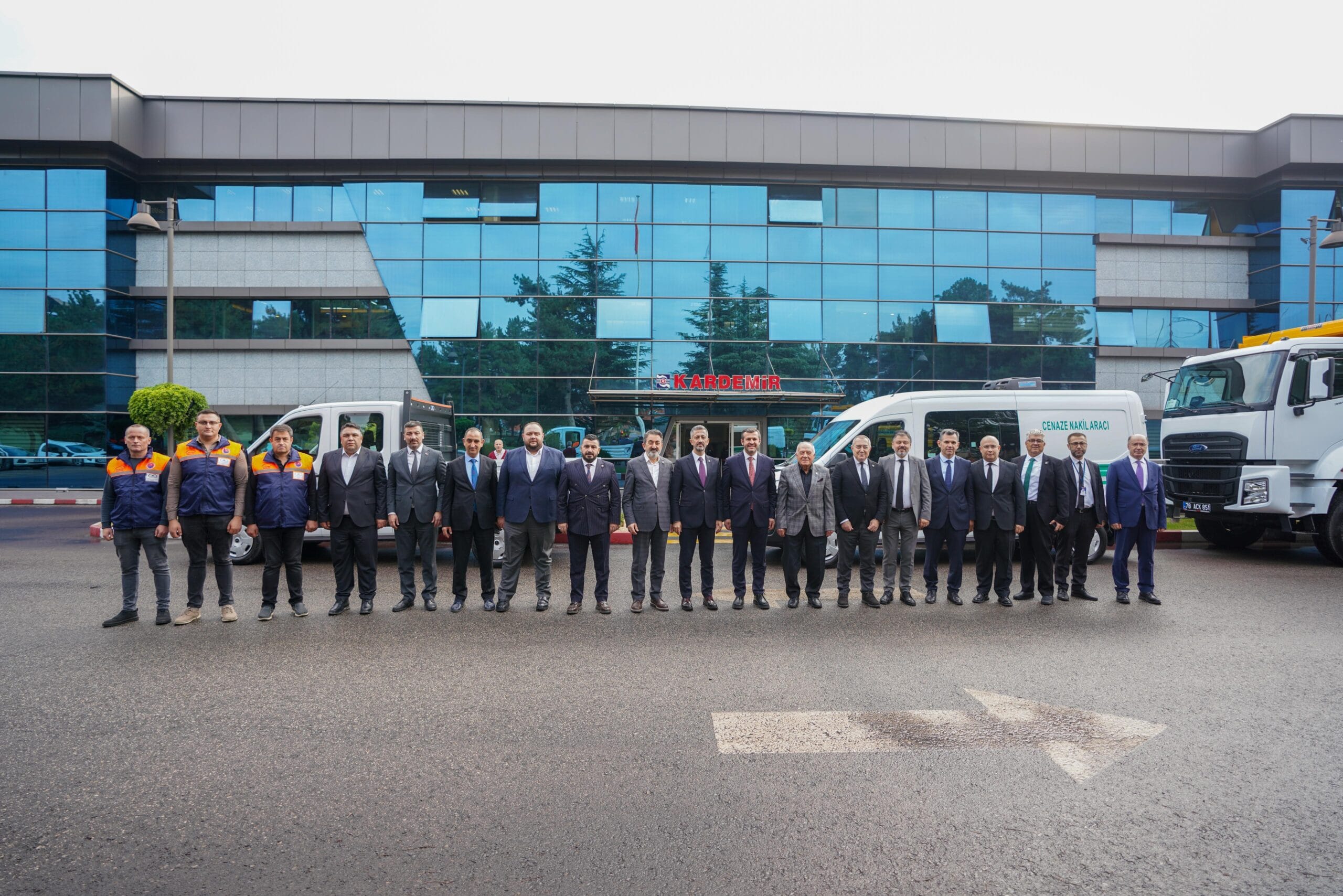 Karabük Demir ve Çelik Sanayi ve Ticaret A.Ş. (KARDEMİR), sadece