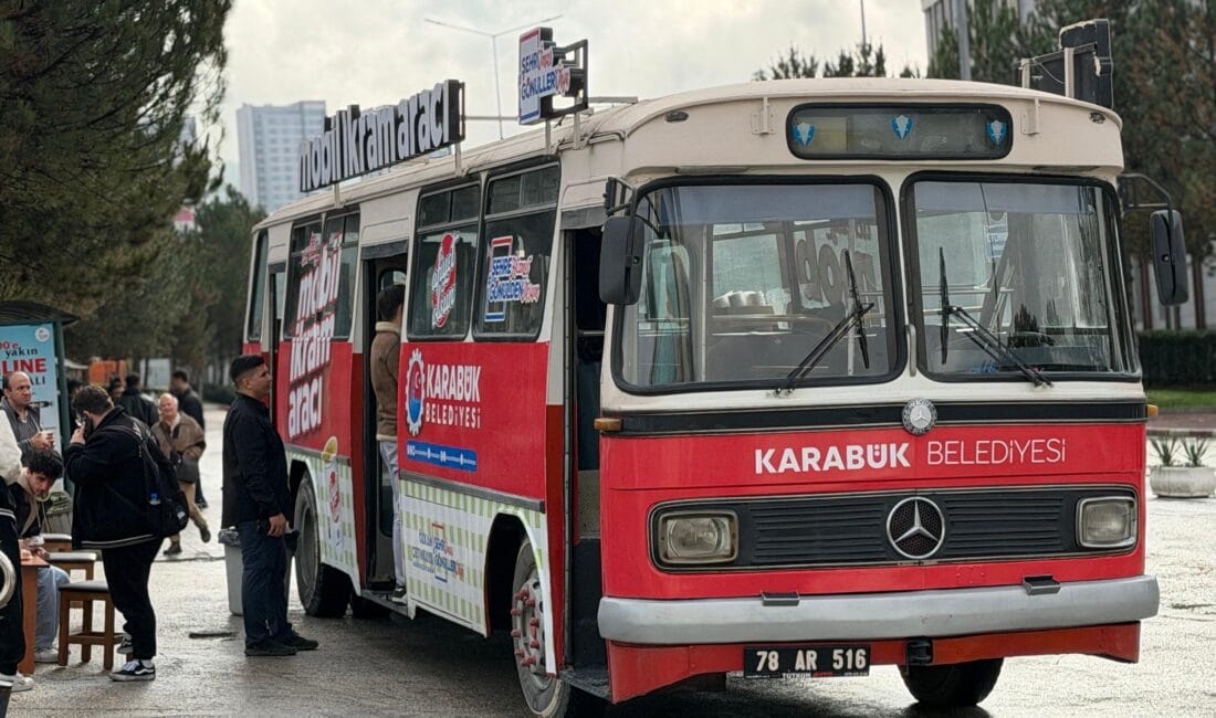 KARABÜK BELEDİYESİ’NDEN VATANDAŞA SICAK ÇORBA İKRAMI Karabük Belediyesi Soğuk Sabahları Sıcak Çorba İkramıyla Isıtıyor Karabük Belediyesi,