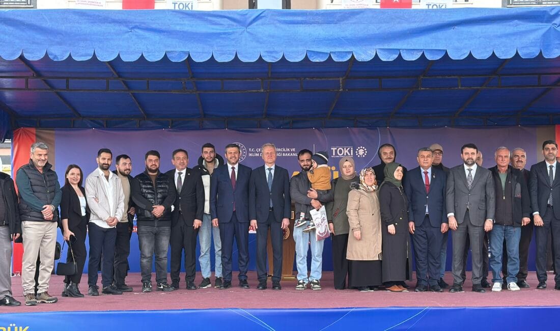 KARTALTEPE TOKİ’DE VATANDAŞLAR EVLERİNE KAVUŞTU Toplu Konut İdaresi Başkanlığı (TOKİ) tarafından Karabük’ün Kartaltepe Mahallesi’nde yapımı