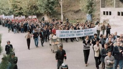 1994’te dönemin hükümeti tarafından zarar ettiği gerekçesiyle kapatılmasına karar verilen