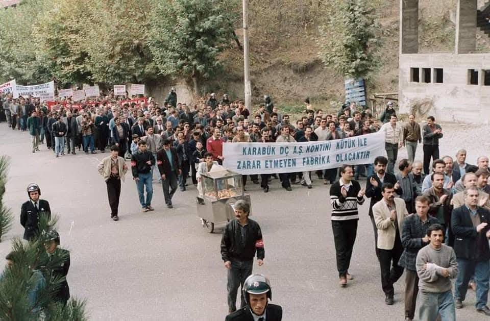 1994’te dönemin hükümeti tarafından zarar ettiği gerekçesiyle kapatılmasına karar verilen
