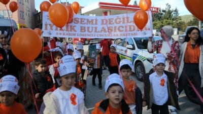 Karabük’ün Eflani ilçesinde ana sınıfı  öğrencileri “ Lösemili Çocuklar Haftası” nedeniyle