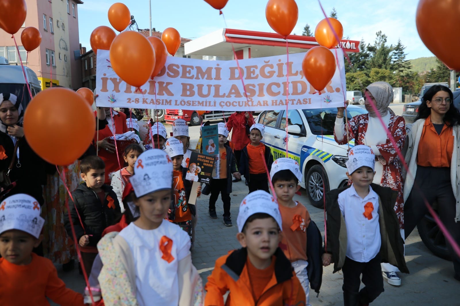 Karabük’ün Eflani ilçesinde ana sınıfı  öğrencileri “ Lösemili Çocuklar Haftası” nedeniyle