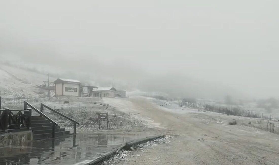 Keltepe Kayak Merkezi beyaza büründü Karabük’ün kayak merkezi Keltepe, gece