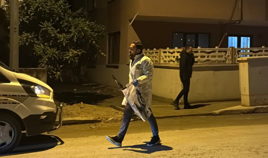 BABASINA SİLAHLA ATEŞ EDEN ÇOCUK GÖZALTINA ALINDI Babasına silahla ateş eden çocuk gözaltına alındı Karabük’te babasına silahla