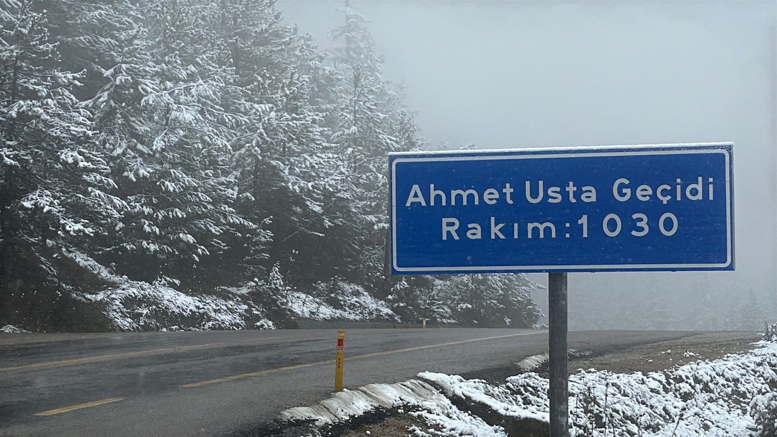 Kentin yüksek kesimlerinde iki gündür etkili olan kar yağışı devam