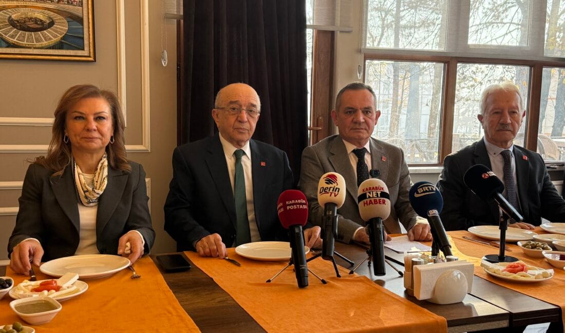 Safranbolu’da Cumhuriyet Halk Partisi (CHP) İlçe Başkanlığı tarafından düzenlenen kahvaltı