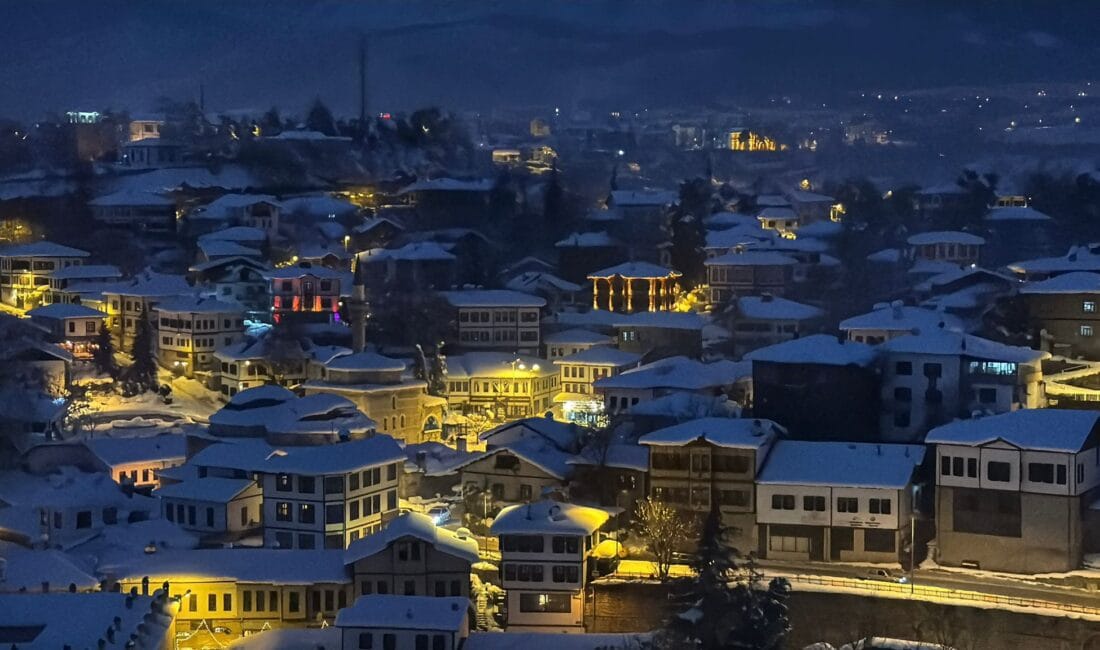 KARABÜK’TE OKULLAR ÇARŞAMBA GÜNÜ KAR NEDENİYLE TATİL EDİLDİ Karabük’te 4 gündür aralıksız etkili olan kar yağışı sonrası eğitim