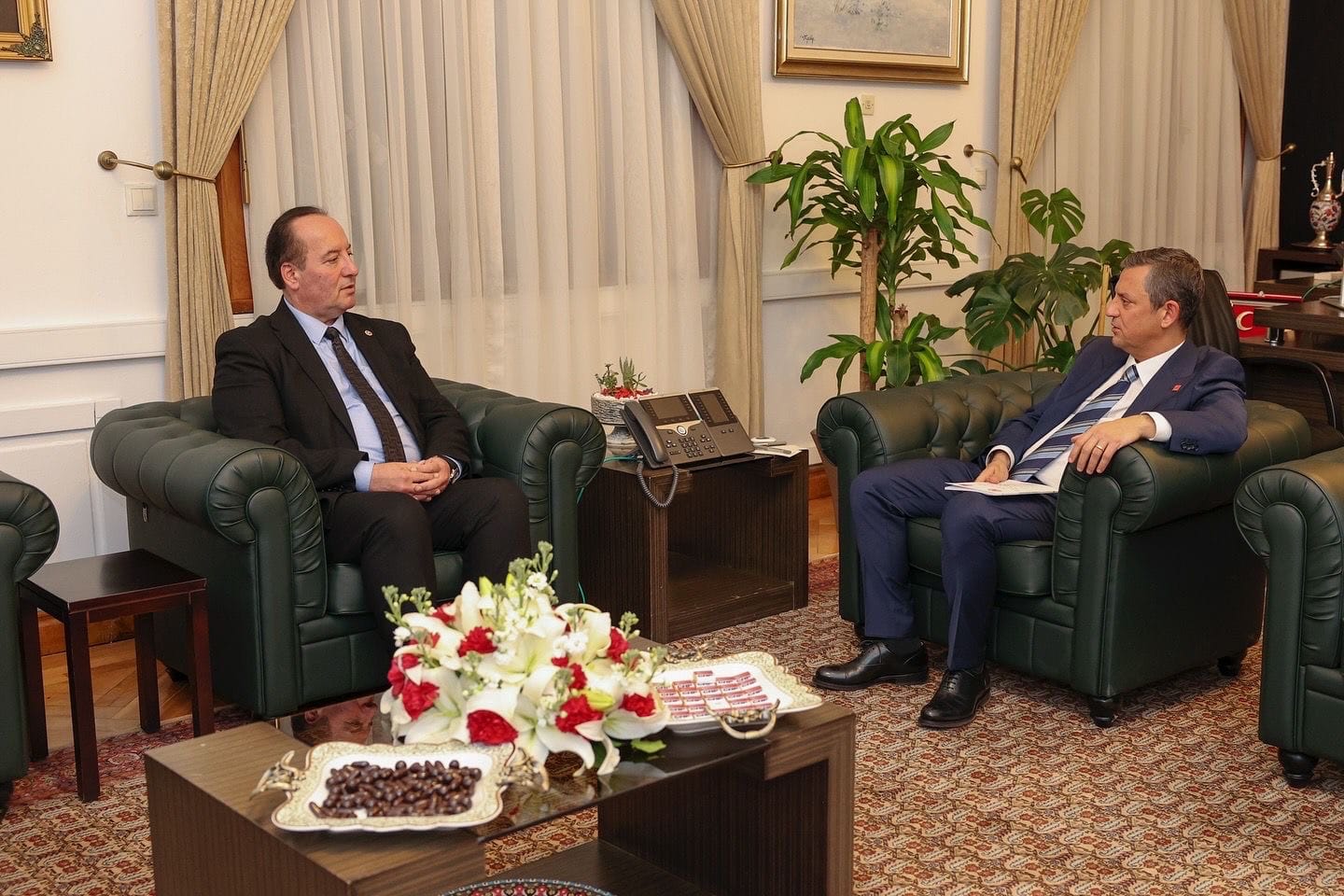 Genel Başkan Özel’den Milletvekili Akay’a Çifte Görev: Ekonomi Politikası ve