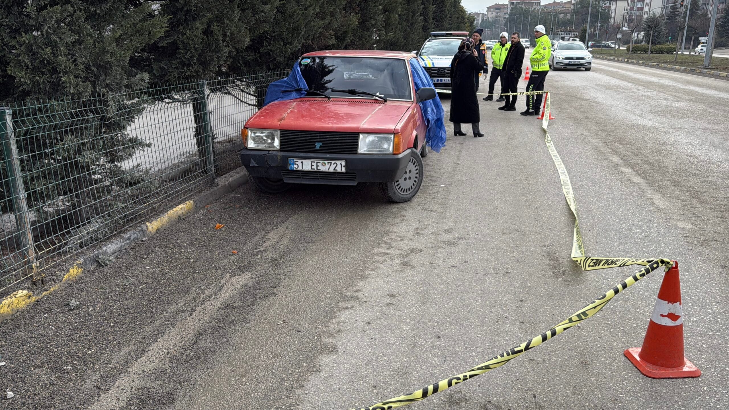 Karabük’ün Safranbolu ilçesinde seyir halindeyken rahatsızlanan otomobil sürücüsü hayatını kaybetti.