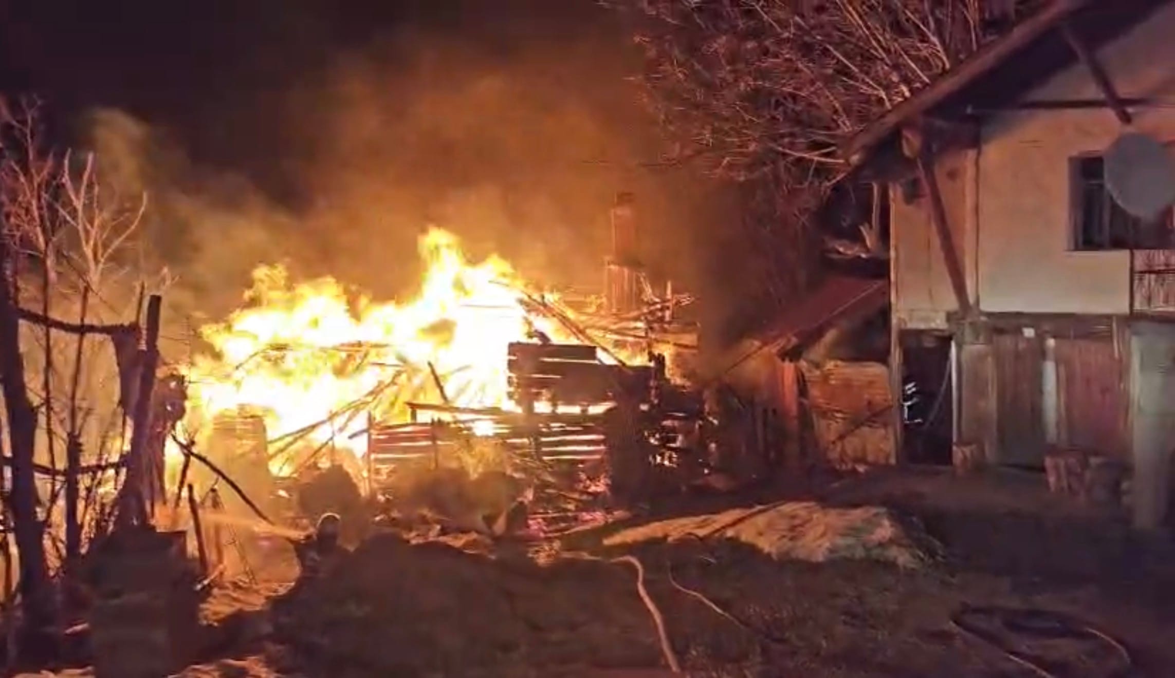 Safranbolu’da Lütfü Öz’e (65) ait 2 katlı ahşap evde yangın