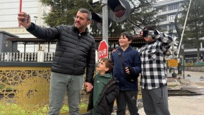 Başkan Çetinkaya: “Gecemiz Gündüzümüz Karabük” Karabük Belediye Başkanı Özkan Çetinkaya,