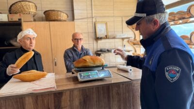 BAŞKAN ÇETİNKAYA’DAN FIRINCI ESNAFINA TEŞEKKÜR Başkan Çetinkaya’dan Ramazan Öncesi Fırıncı Esnaflarına Teşekkür Karabük’te Ramazan ayı