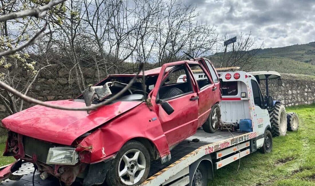 KONTROLDEN ÇIKAN OTOMOBİL BAHÇEYE UÇTU Kontrolden Çıkan Otomobil Bahçeye Uçtu: Sürücü Yaralandı Karabük-Kastamonu karayolunda meydana
