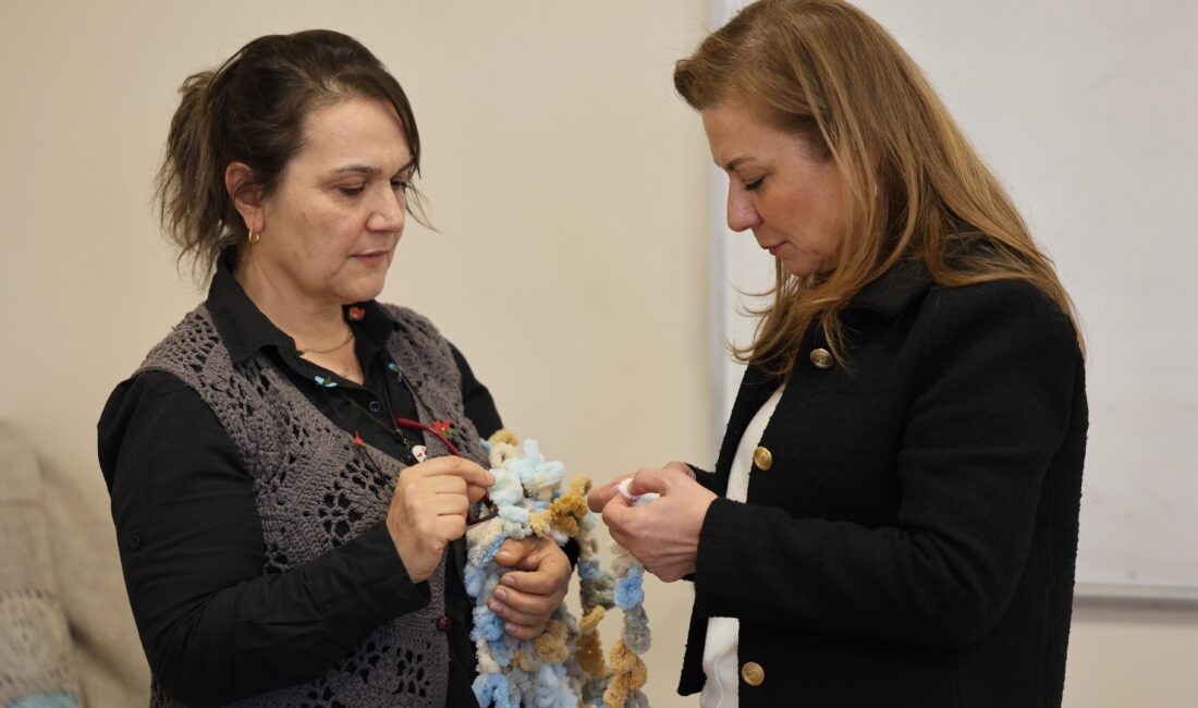 SAFRANBOLU’DA KADINLAR SANAT ATÖLYELERİNDE BULUŞTU Safranbolu’da kadınlar sanat atölyelerinde buluştu Safranbolu Belediyesi, 8 Mart Dünya