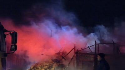 ESKİPAZAR’DA SAMANLIK ALEVLERE TESLİM OLDU Karabük’te çıkan yangında samanlık kullanılamaz hale geldi Karabük’ün Eskipazar ilçesinde