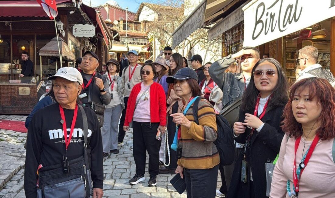 SAFRANBOLU’DA BAYRAM YOĞUNLUĞU: OTELLERDE DOLULUK %90’A ULAŞTI Safranbolu’da Ramazan Bayramı tatili öncesi turizm hareketliliği başladı. UNESCO Dünya