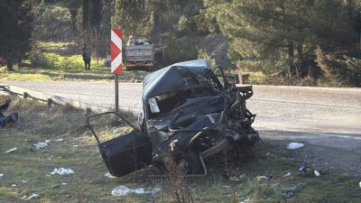 Karabük’te otomobil ile kamyon çarpıştı. Kazada otomobil sürücüsü Gökhan M.(49)
