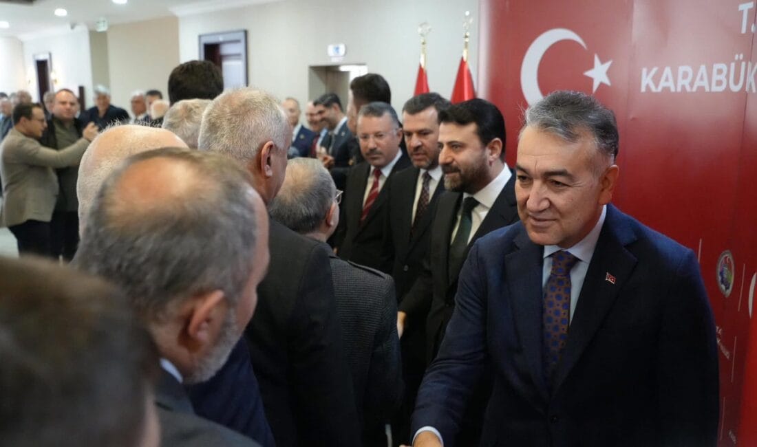 KARABÜK VALİLİĞİ’NDE BAYRAMLAŞMA TÖRENİ DÜZENLENDİ KARABÜK VALİLİĞİ’NDE BAYRAMLAŞMA COŞKUSU Karabük Valiliği ev sahipliğinde düzenlenen Ramazan