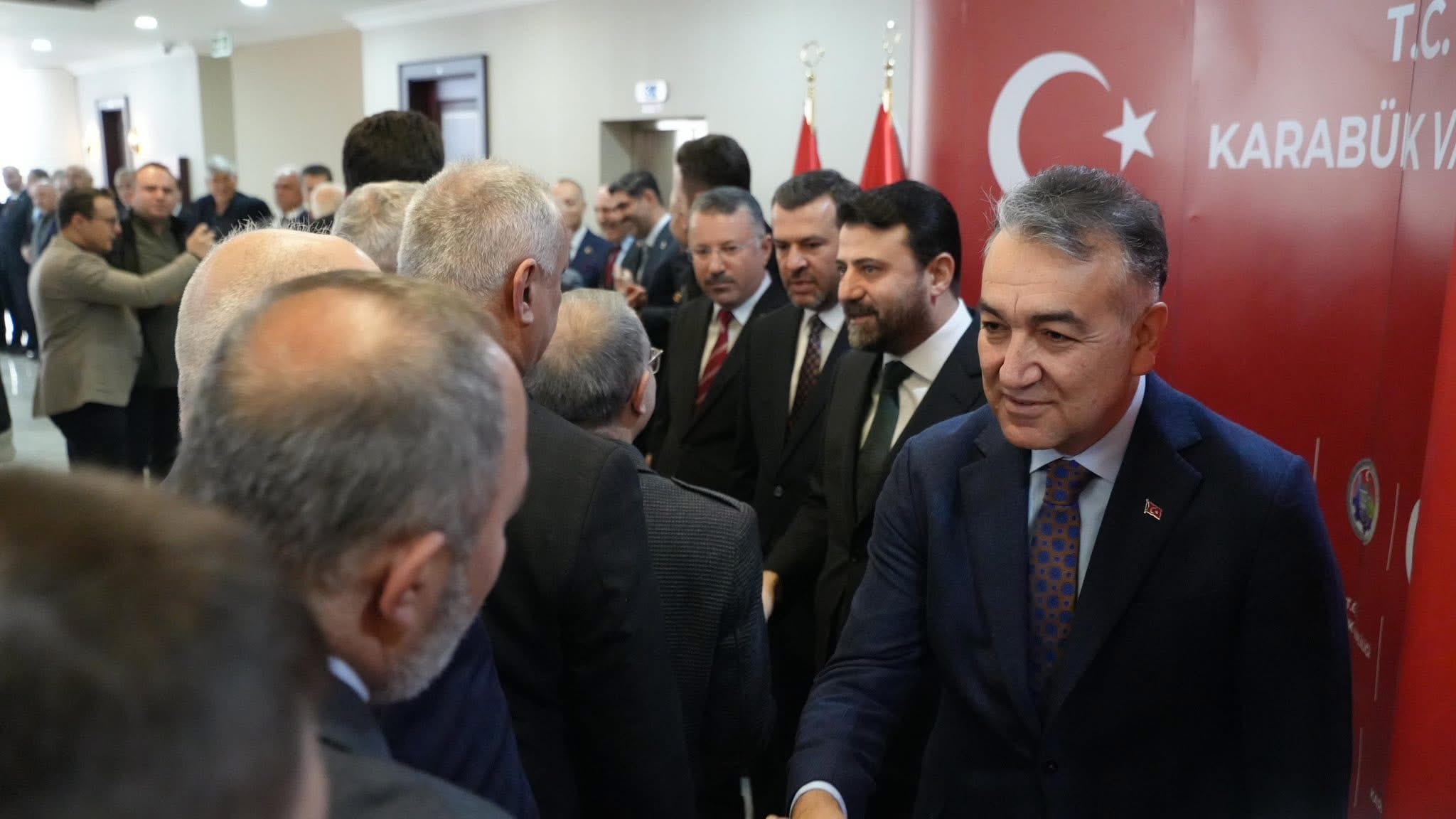 KARABÜK VALİLİĞİ’NDE BAYRAMLAŞMA COŞKUSU Karabük Valiliği ev sahipliğinde düzenlenen Ramazan