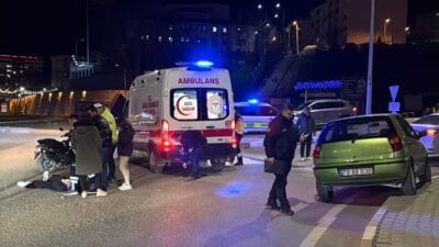 MOTOSİKLET İLE OTOMOBİL ÇARPIŞTI; 2 YARALI Karabük’te meydana gelen trafik kazasında otomobil ile motosikletin çarpışması sonucu