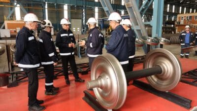 VALİ OKTAY ÇAĞATAY’DAN KARDEMİR’E ZİYARET Karabük Valisi Oktay Çağatay, beraberindeki vali yardımcılarıyla birlikte KARDEMİR A.Ş.’yi