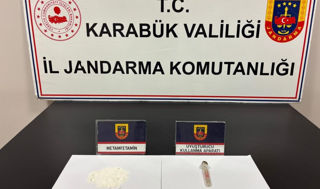 KARABÜK’TE UYUŞTURUCU OPERASYONU: 3 ŞÜPHELİ YAKALANDI Karabük Cumhuriyet Başsavcılığı koordinesinde, Karabük İl Jandarma Komutanlığı ekiplerince yürütülen