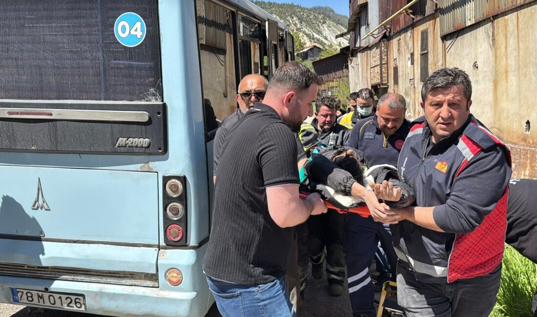 Karabük’te meydana gelen trafik kazasında motosiklet sürücüsü yaralandı. Kaza, Yenimahalle
