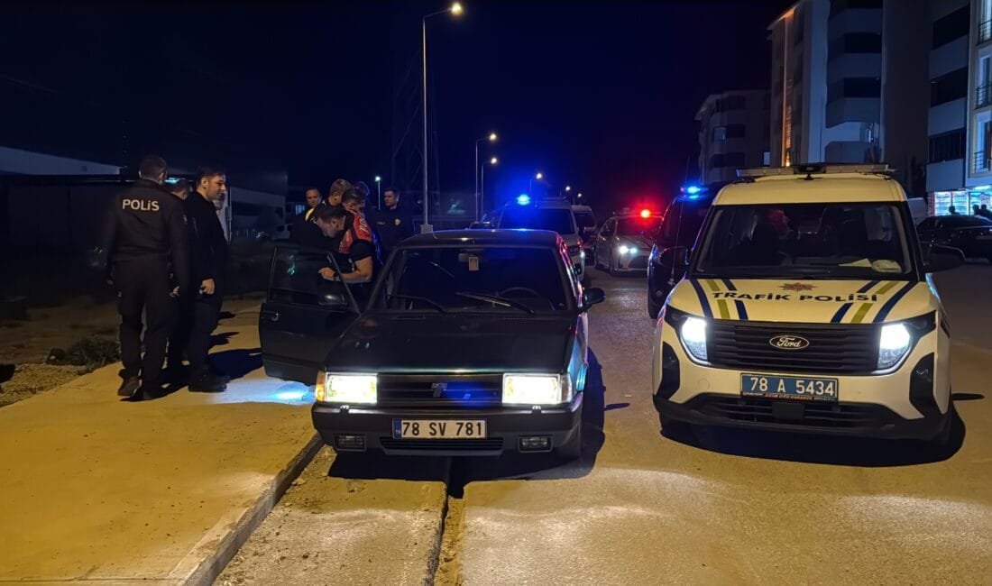 Karabük’te polisin dur ihtarına uymayan, ehliyetsiz ve alkol metreyi üflemeyi
