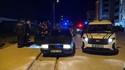 Karabük’te polisin dur ihtarına uymayan, ehliyetsiz ve alkol metreyi üflemeyi