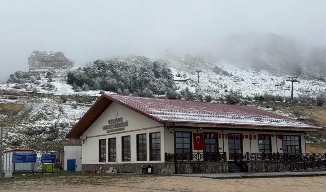 Karabük’te 2 bin rakımlı Keltepe Kayak Merkezi’nin bulunduğu bölgede kar