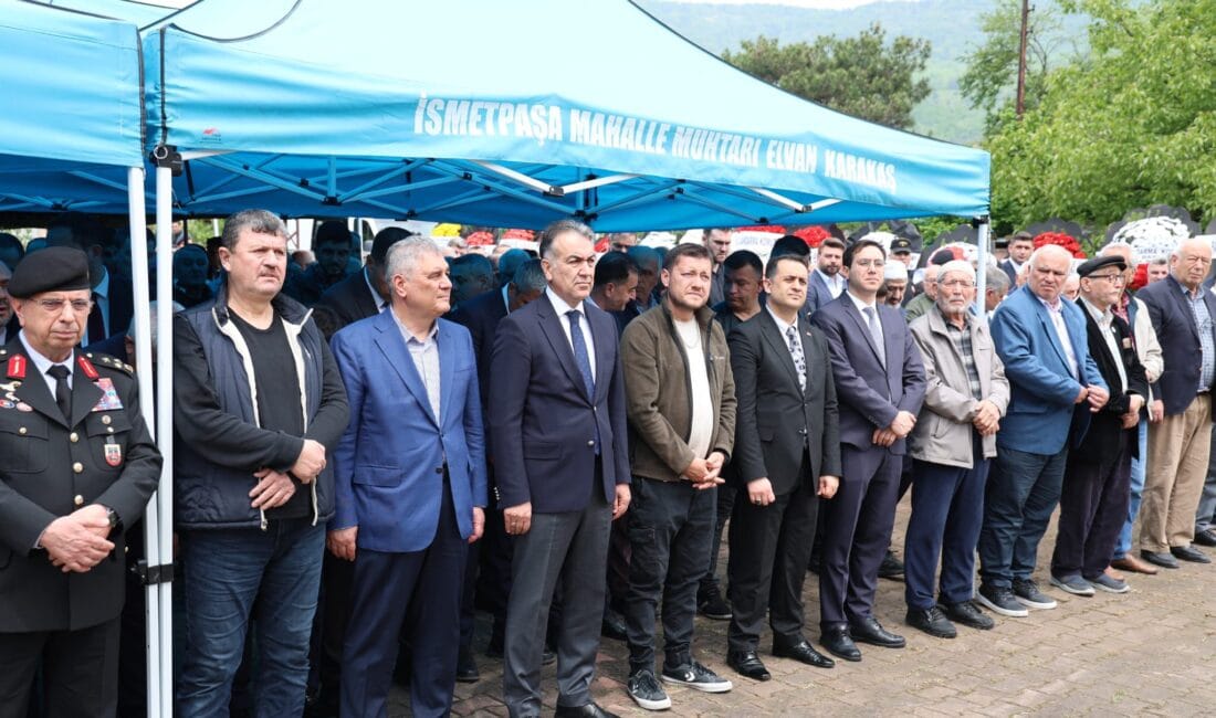 JANDARMA GENEL KOMUTANI ORGENERAL ALİ ÇARDAKCI’NIN KAYINVALİDESİ YENİCE’DE SON YOLCULUĞUNA UĞURLANDI Jandarma Genel Komutanı Orgeneral Ali Çardakcı’nın kayınvalidesi Rahime Cebecik, Yenice’de