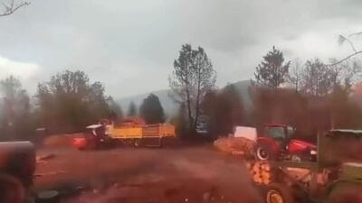 OVACIK’TA ORMAN İŞÇİLERİNİN ÇALIŞTIĞI ALANA YILDIRIM DÜŞTÜ Karabük’ün Ovacık ilçesinde orman işçilerinin çalıştığı alana yıldırım düşme anı