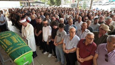FİLYON ÇAYINA DÜŞEREK HAYATINI KAYBEDEN CHP’Lİ MUSTAFA ERTEN SON YOLCULUĞUNA UĞURLANDI Karabük’te düştüğü Filyos Çayı’nda akıntıya kapılıp hayatını kaybeden CHP İl