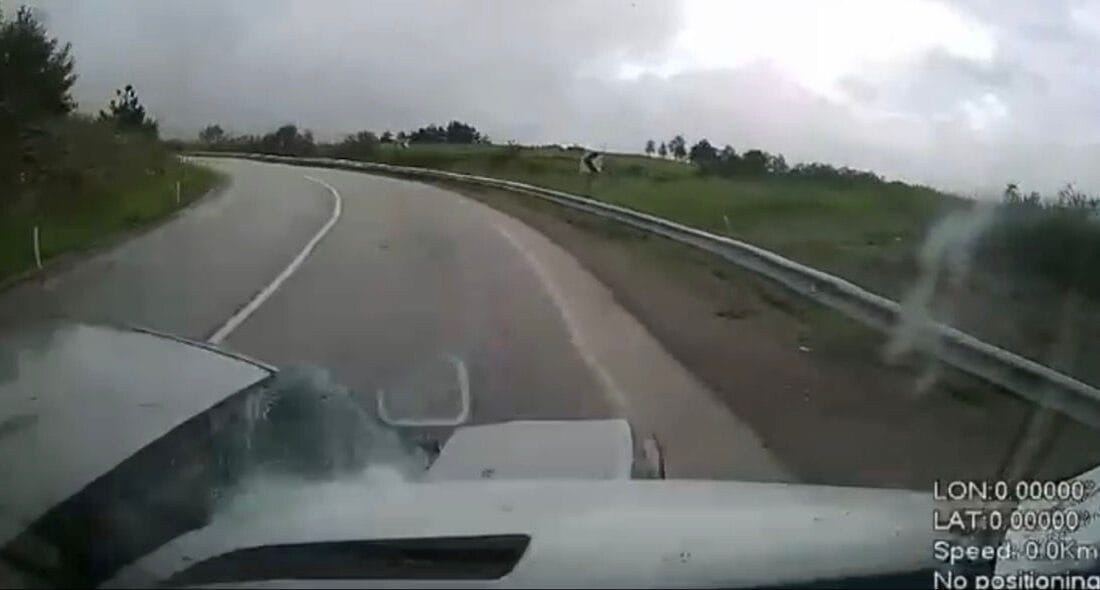 Karabük’ün Safranbolu ilçesinde minibüs ile otomobilin çarpışması sonucu meydana gelen