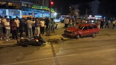 Karabük’te otomobil ile motosiklet çarpıştı. Kazada motosiklet sürücüsü ağır yaralandı.
