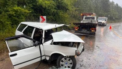 SAFRANBOLU’DAKİ KAZADA HAYATINI KAYBEDENLERİN SAYISI 2’YE YÜKSELDİ Safranbolu’da tır ile çarpışan otomobildeki Şehri K. (75) ardından eşi