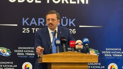 TOBB BAŞKANI HİSARCIKLIOĞLU: GELECEK BUGÜNDEN DAHA İYİ OLACAK Karabük Ticaret ve Sanayi Odası'nın (KTSO) düzenlediği "Ekonomiye Değer Katanlar