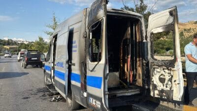 Karabük’te E.Ç. idaresindeki hasta nakil aracı alev aldı. Durumu fark