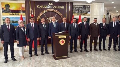 Çalışma ve Sosyal Güvenlik Bakanı Vedat Işıkhan Karabük’e gelerek Vali