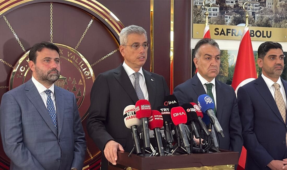 SAĞLIK BAKANI MEMİŞOĞLU KARABÜK’TE Sağlık yatırımlarını yerinde incelemek için Karabük’e gelen Sağlık Bakanı Kemal